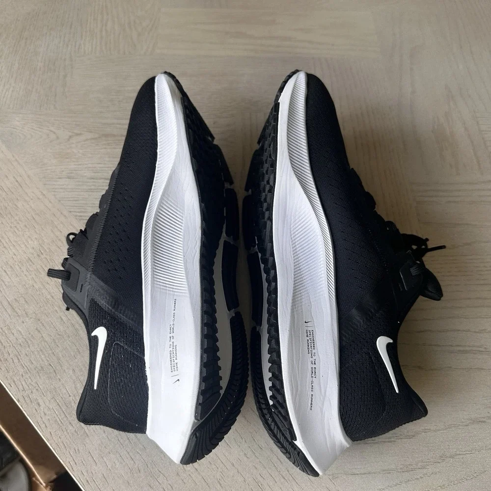 Nike Air Zoom Pegasus 38 Black White Men 10 Running Shoes Sneakers